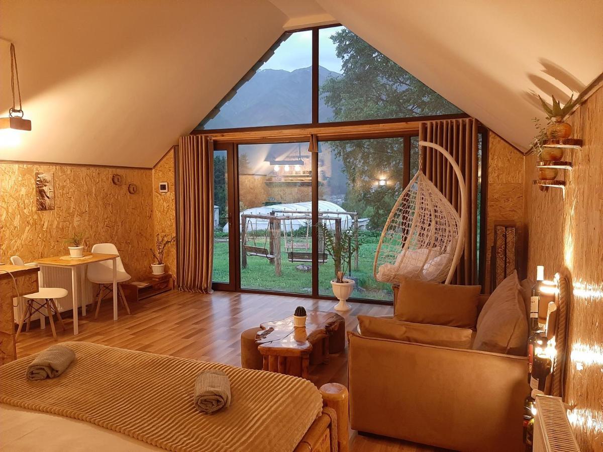 Kazbegi Cottages Qabarjina Bagian luar foto